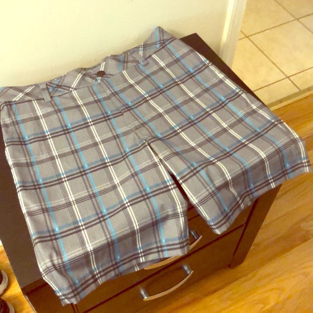 G.H BASS & CO brand new shorts size 32